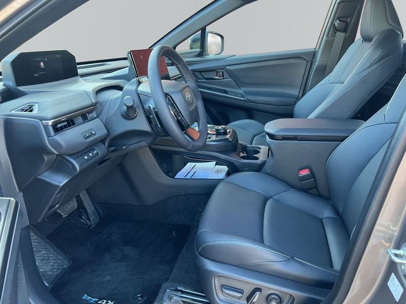 Toyota bZ4X Touring bild 12