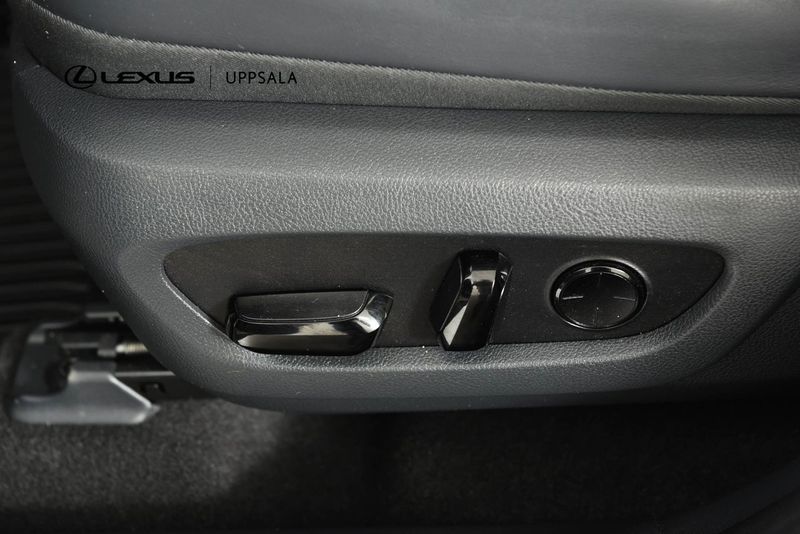 Lexus NX bild 12