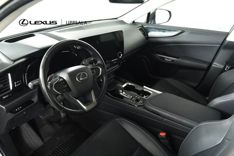 Lexus NX bild 6