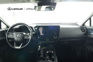 Lexus NX bild 8