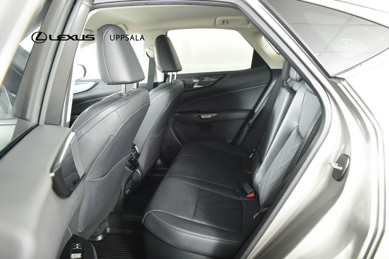 Lexus NX bild 7