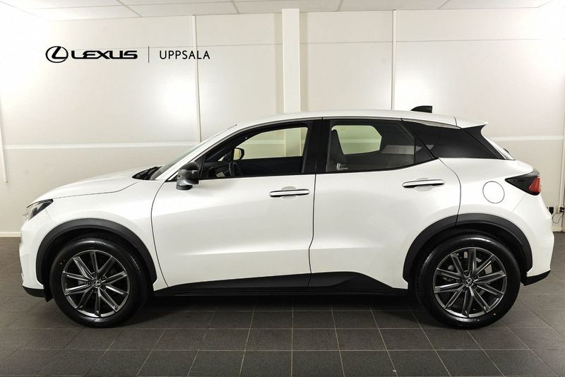 Lexus LBX bild 2