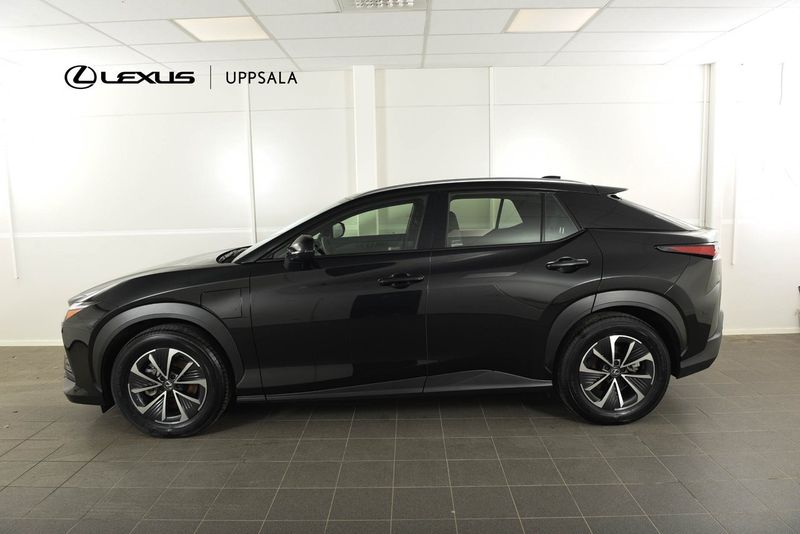 Lexus RZ bild 2