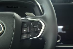 Lexus RZ bild 13