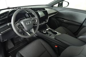 Lexus RZ bild 6