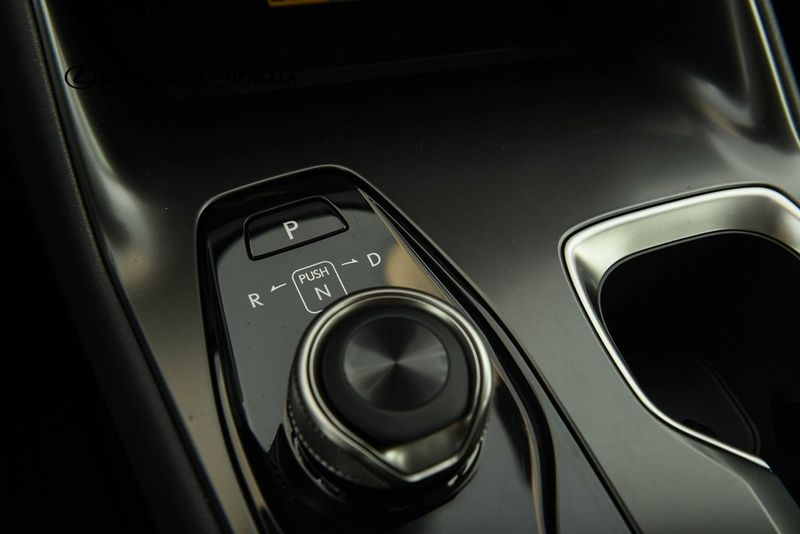 Lexus RZ bild 14