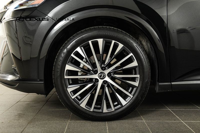 Lexus RX bild 23