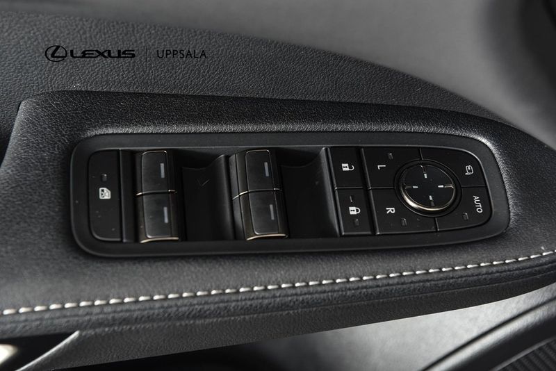 Lexus RX bild 12
