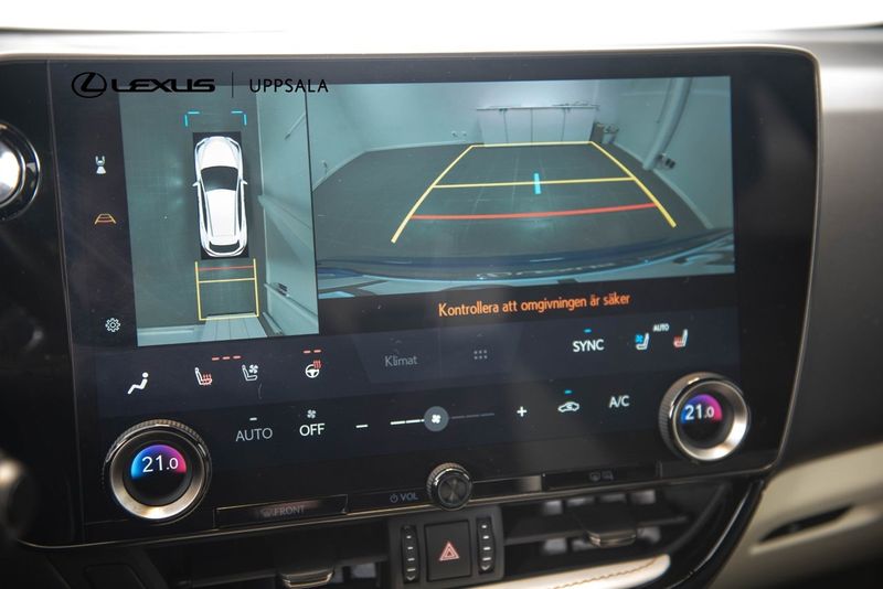 Lexus NX bild 17