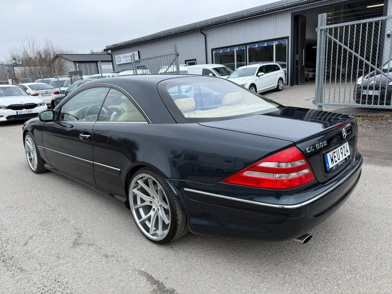 Vehicle image 30