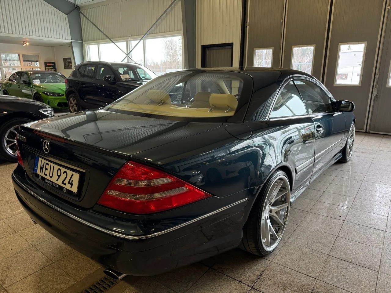 Vehicle image 5