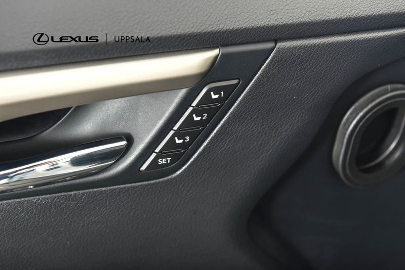 Lexus RX bild 12