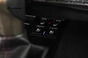 Lexus RX bild 18