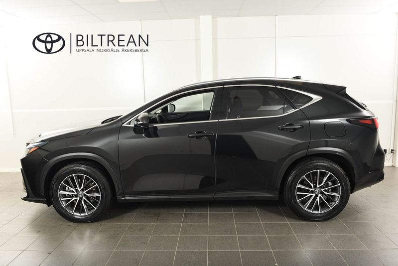 Lexus NX bild 2
