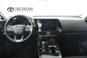 Lexus NX bild 8
