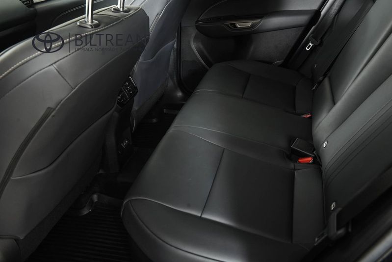 Lexus NX bild 7
