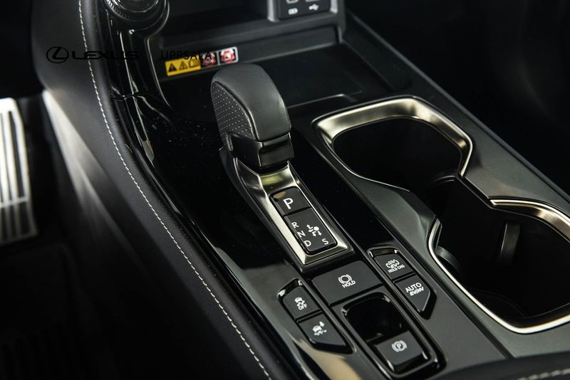 Lexus NX bild 15