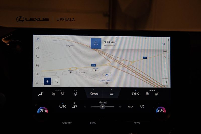 Lexus NX bild 17