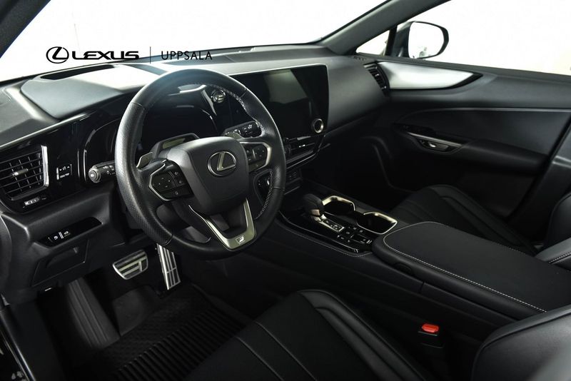 Lexus NX bild 18