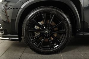 Lexus NX bild 25