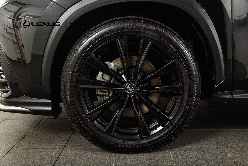 Lexus NX bild 25