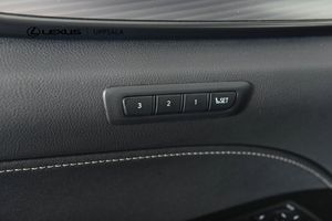 Lexus NX bild 12