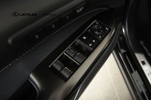 Lexus NX bild 10