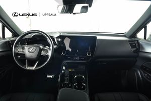 Lexus NX bild 9