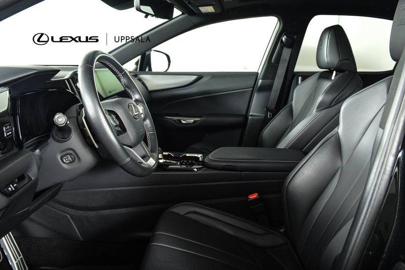 Lexus NX bild 6