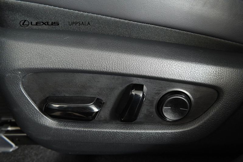 Lexus NX bild 16