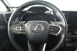 Lexus NX bild 10