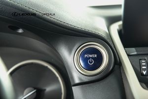 Lexus NX bild 15