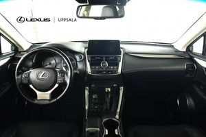 Lexus NX bild 8