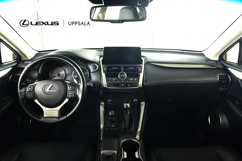 Lexus NX bild 8
