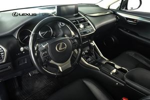 Lexus NX bild 18