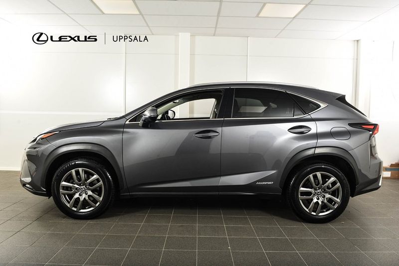 Lexus NX bild 2