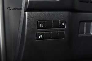 Lexus NX bild 13
