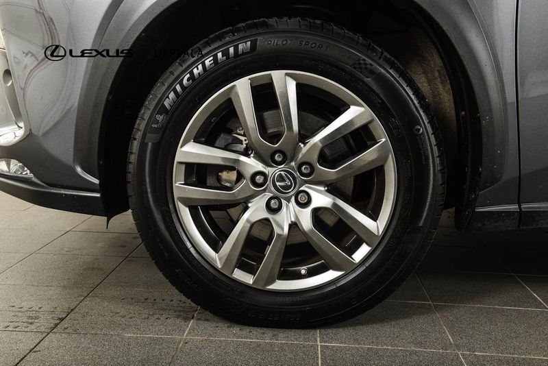 Lexus NX bild 19