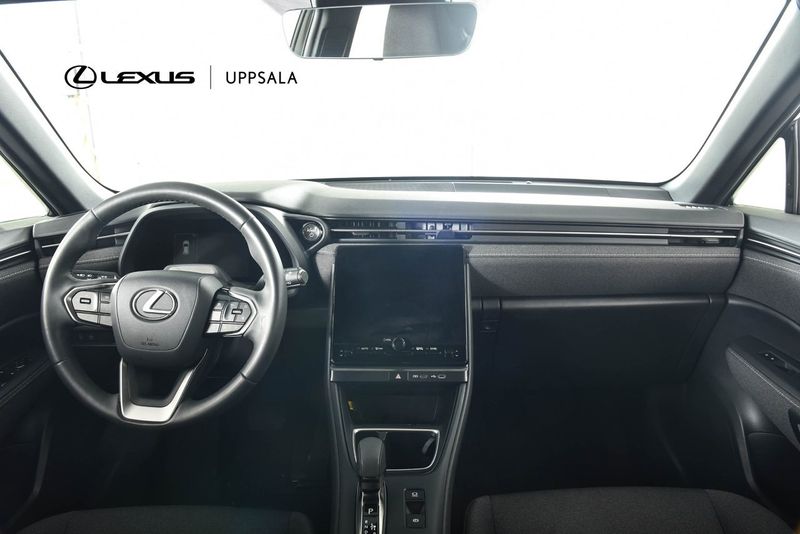 Lexus LBX bild 8