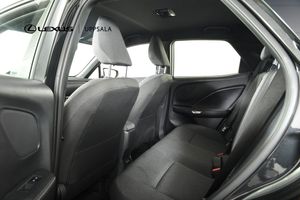 Lexus LBX bild 7