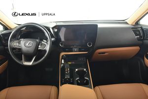 Lexus NX bild 8