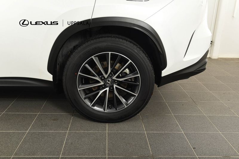 Lexus NX bild 23