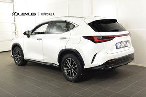 Lexus NX bild 2
