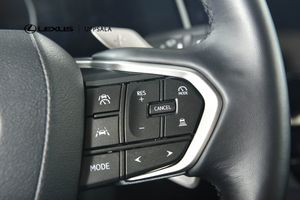 Lexus NX bild 15