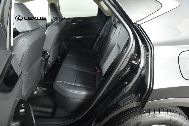 Lexus NX bild 7