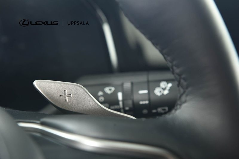 Lexus NX bild 16