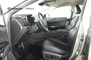 Lexus NX bild 6