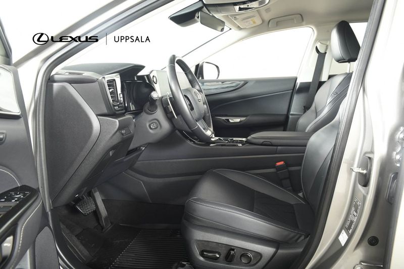 Lexus NX bild 6