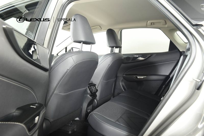 Lexus NX bild 7