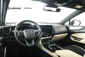Lexus NX bild 4